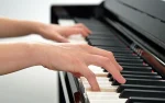 YAMAHA CLP-735 Black pianoforte digitale - immagine 2